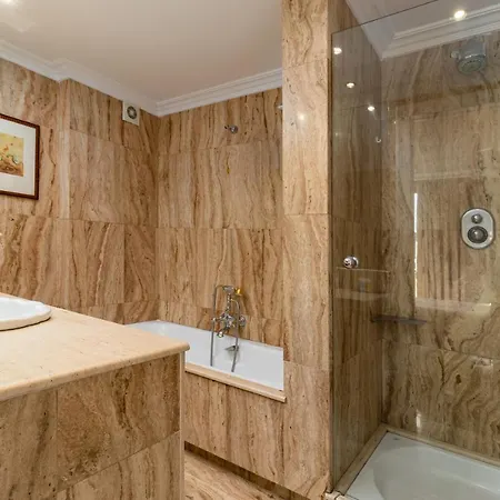 Luminoso Cerca Playa Sardinero Con Parking Privado *