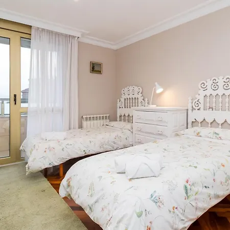Luminoso Cerca Playa Sardinero Con Parking Privado Lägenhet *