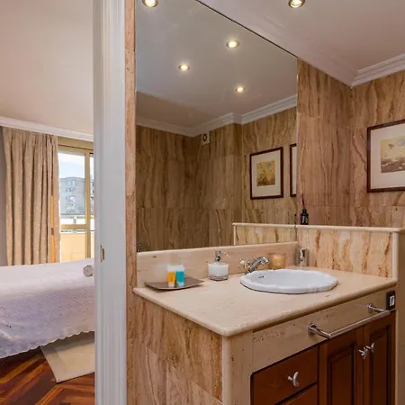 Luminoso Cerca Playa Sardinero Con Parking Privado Apartmán *