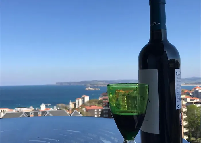 Luminoso Cerca Playa Sardinero Con Parking Privado