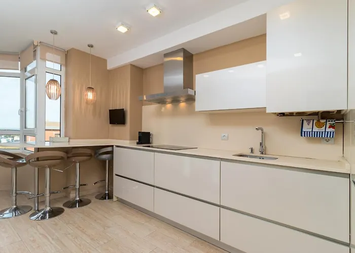 Luminoso Cerca Playa Sardinero Con Parking Privado Apartmán *