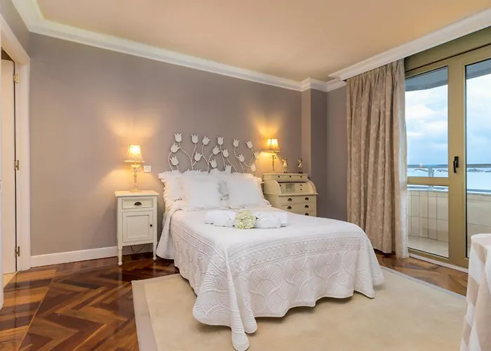 Luminoso Cerca Playa Sardinero Con Parking Privado * Santander