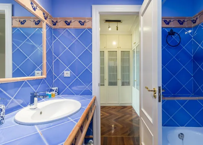 Luminoso Cerca Playa Sardinero Con Parking Privado *