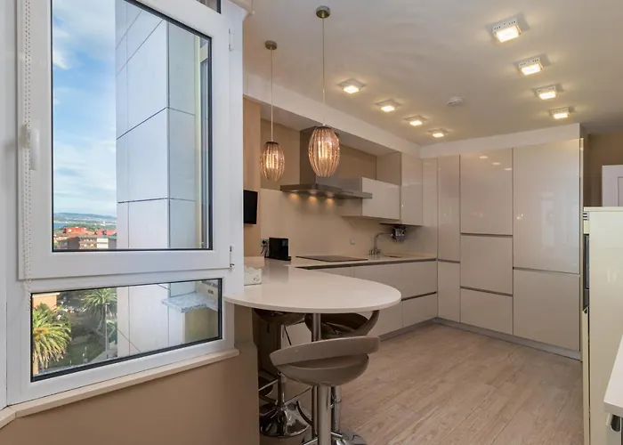 Apartment Luminoso Cerca Playa Sardinero Con Parking Privado