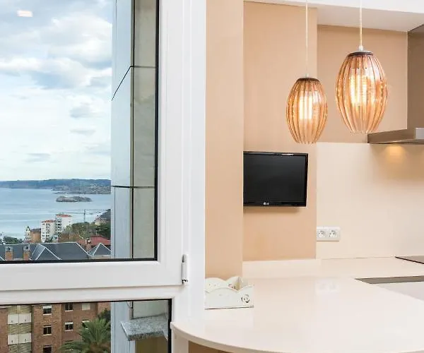 Luminoso Cerca Playa Sardinero Con Parking Privado *