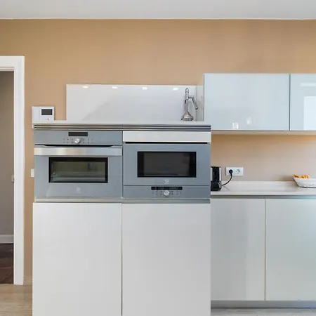 Luminoso Cerca Playa Sardinero Con Parking Privado 公寓 桑坦德