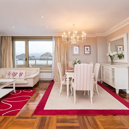 Luminoso Cerca Playa Sardinero Con Parking Privado 桑坦德