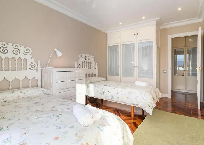 Luminoso Cerca Playa Sardinero Con Parking Privado * Σανταντέρ